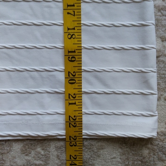 Talbots Stretch Short Sleeve Pattern White Top - Picture 13 of 13